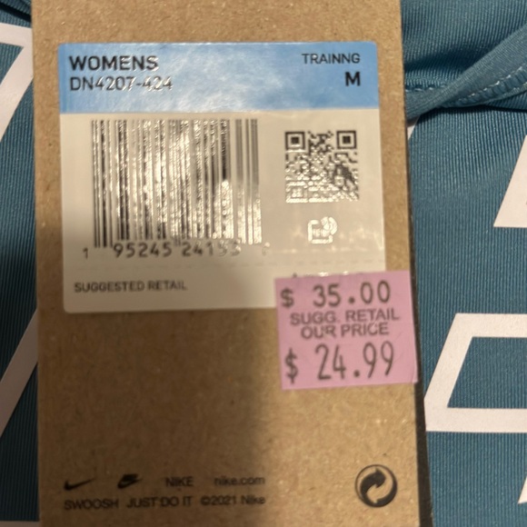 Nike Swoosh Racerback Medium Support Sports Bra in a size Medium NWT - Picture 4 of 5